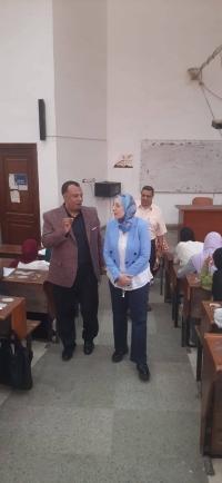 نائب رئيس جامعة بنها للدراسات العليا تتفقد سير امتحانات الفصل الدراسي الثاني بكلية التربية