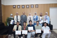 نائب رئيس جامعة بنها للدراسات العليا والبحوث تكرم الطلاب الفائزين بمسابقة فينومينا
